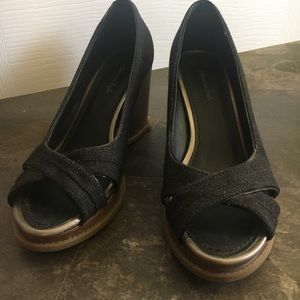 American Eagle black denim wedges